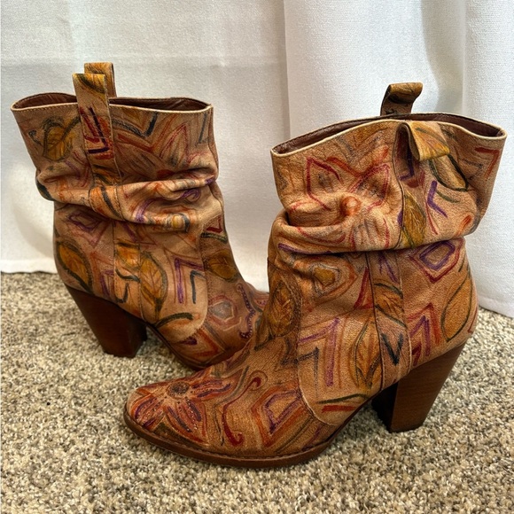 Schutz leather boots slouch ankle boots multi color doodle drawing floral Size 8 - Picture 1 of 10